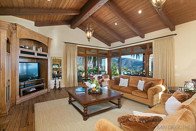 14155 Bryce Point, Poway CA: https://media.crmls.org/mediaz/28e04d20-5152-4fad-a67b-69a00f9272b1.jpg