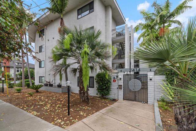 2414 Front St, San Diego CA: https://media.crmls.org/mediaz/28e0a715-04fe-48ca-b656-dfeb1ac133a8.jpg