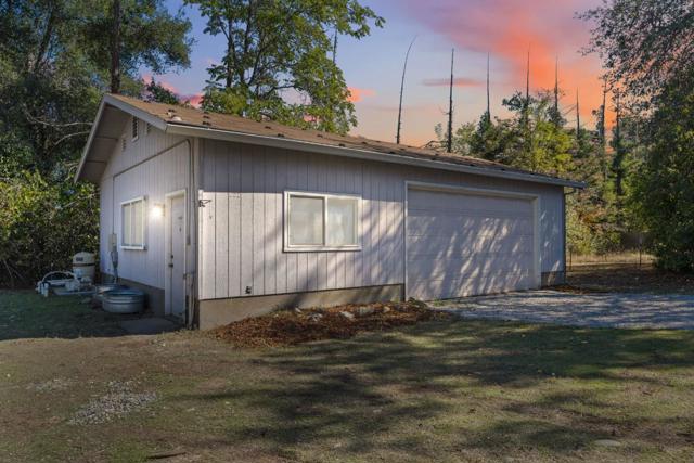 5367 Rosswood Lane, Redding CA: https://media.crmls.org/mediaz/28e0bb1d-1287-4f1d-bc15-adc34d968821.jpg