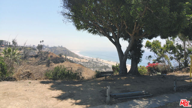 Drew Fenton | 670 N Las Casas Avenue Pacific Palisades CA | MLS: 7344908