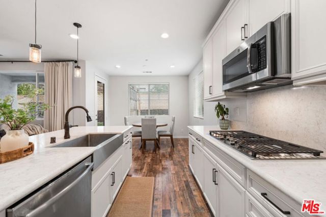 2906 Crocus Place, Palmdale CA: https://media.crmls.org/mediaz/28e1efae-639c-4d42-ac0a-d78059d4b1c4.jpg