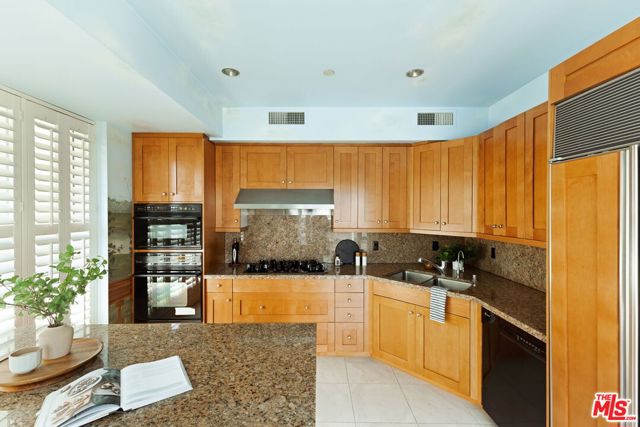 10727 Wilshire Boulevard, Los Angeles CA: https://media.crmls.org/mediaz/28e20530-83ac-49bd-85c2-02c106cd0900.jpg