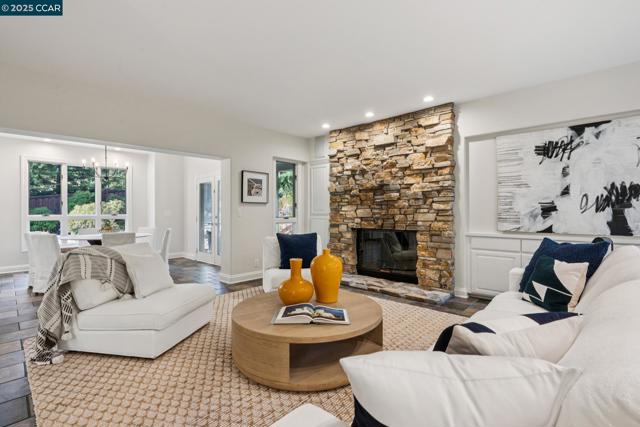 3238 Greenhills Drive, Lafayette CA: https://media.crmls.org/mediaz/28e22875-4c4e-41be-a05a-73c1c95aab85.jpg