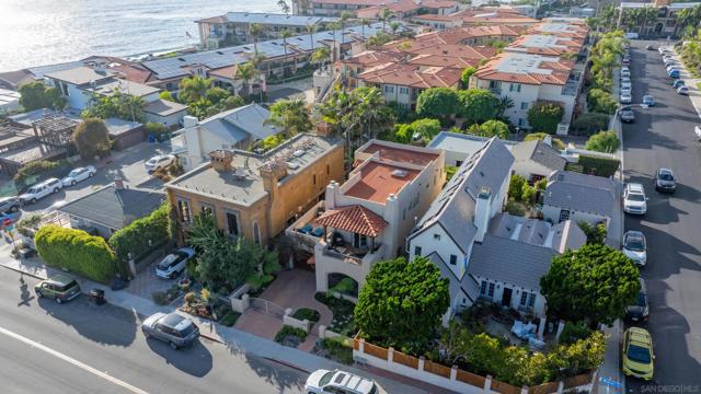 418 Marine St, La Jolla CA: https://media.crmls.org/mediaz/28e30f67-f148-4649-a2c8-d0e6310e4c49.jpg