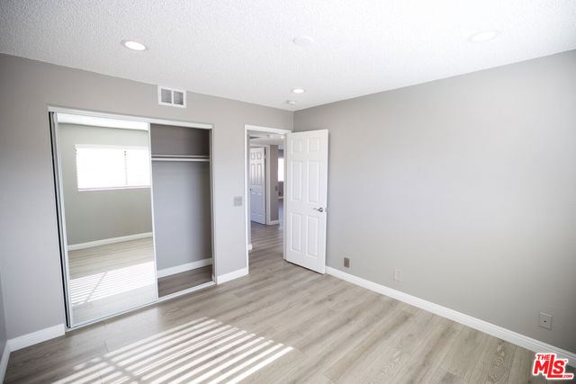 1013 Allen Avenue, Glendale CA: https://media.crmls.org/mediaz/28e35d38-a055-4739-9c1a-4f037c174034.jpg