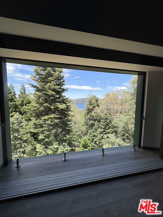 365 Mittry Lane, Lake Arrowhead CA: https://media.crmls.org/mediaz/28e37a0d-104d-4708-9dc2-b2c85324625e.jpg