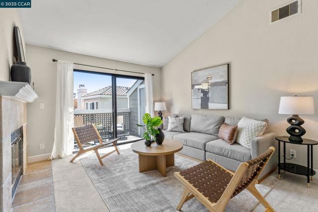 132 Eastridge Dr, San Ramon CA: https://media.crmls.org/mediaz/28e3e3aa-f0e9-4462-82df-9c0c61bbe804.jpg