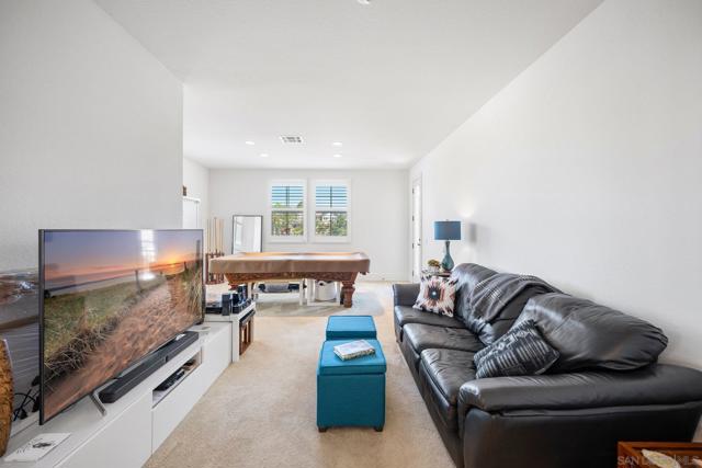 3243 Avenida Aragon, Carlsbad CA: https://media.crmls.org/mediaz/28e45ae8-9c2e-46af-827d-cc41f49869fe.jpg