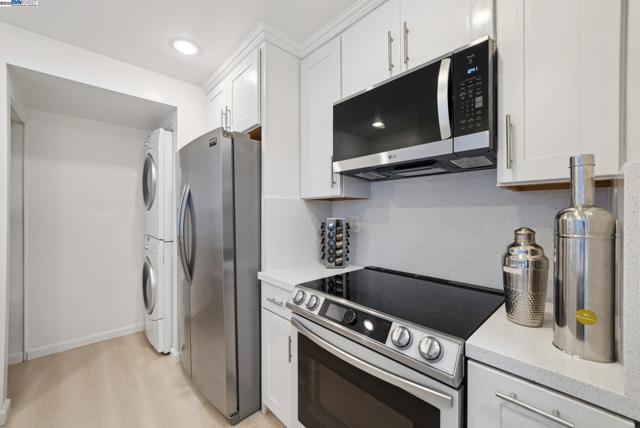 1089 Foxchase Dr, San Jose CA: https://media.crmls.org/mediaz/28e46378-2a13-45d7-8a41-4879cab59d82.jpg