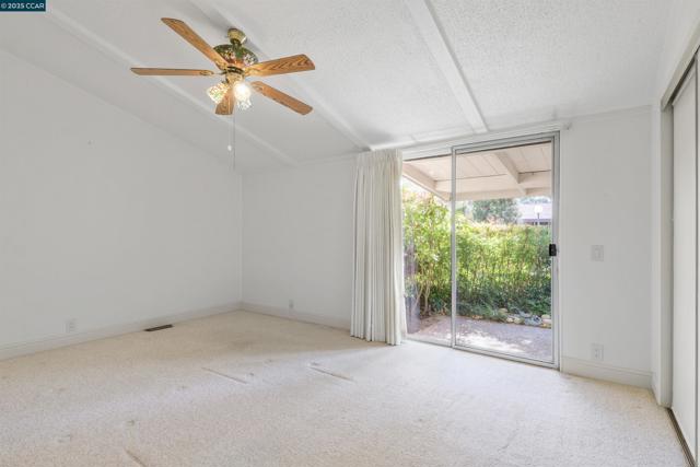 1201 Monument Blvd, Concord CA: https://media.crmls.org/mediaz/28e64c22-f75a-4470-af67-cc2314833eb7.jpg