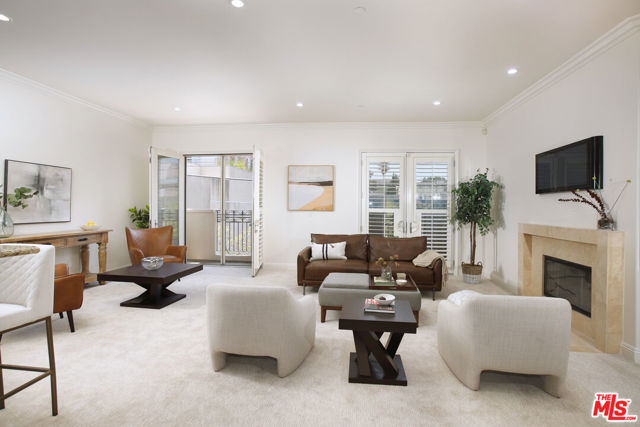 143 N Arnaz Drive, Beverly Hills CA: https://media.crmls.org/mediaz/28e65617-7e1b-45c2-a44e-6f23f72e92d6.jpg