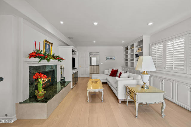 Detail Gallery Image 12 of 63 For 4240 Reyes Dr, Los Angeles,  CA 91356 - 4 Beds | 4/1 Baths