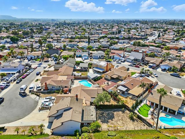 3444 Corte Loro, San Diego CA: https://media.crmls.org/mediaz/28e6deb2-8d31-47f9-a33e-c5e03a09b48e.jpg