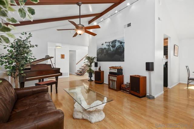 1454 Lantana Avenue, Chula Vista CA: https://media.crmls.org/mediaz/28e886da-f5c8-40d0-b15e-c5efe23c9c95.jpg