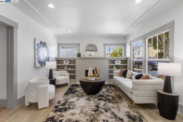689 Santa Ray Ave, Oakland CA: https://media.crmls.org/mediaz/28e8f064-a5c1-4d08-8a8c-6b453037fc72.jpg
