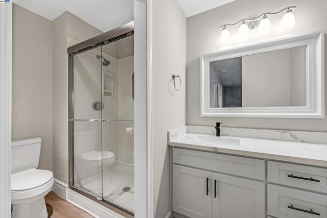 394 Caliente Dr, San Leandro CA: https://media.crmls.org/mediaz/28e90ff4-e3db-436e-93d3-f84b963e4b36.jpg