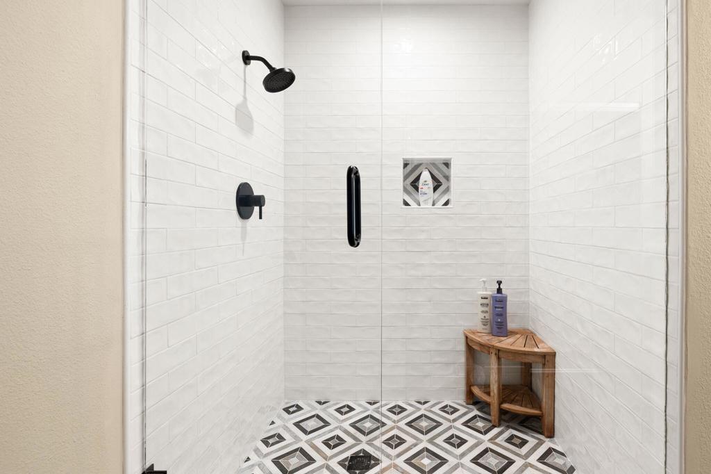 https://media.crmls.org/mediaz/28e91d50-b2b2-4c5d-9348-02d54086d020.jpg?preset=X-Large