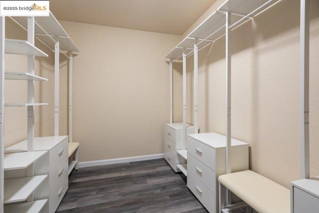 1003 Linda Vista Way, Rio Vista CA: https://media.crmls.org/mediaz/28e95444-3639-4cbf-b380-b2507c99cdb2.jpg