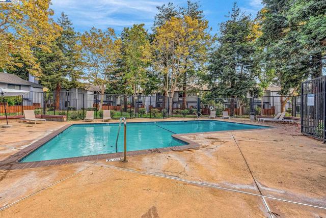 6189 Thornton Ave, Newark CA: https://media.crmls.org/mediaz/28e9fee4-77c5-447e-9828-7d78fea19b94.jpg