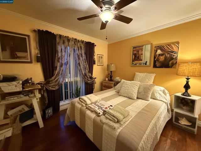 1036 Oak Grove Rd, Concord CA: https://media.crmls.org/mediaz/28ea00c0-8357-4b5f-987d-746de6e0992e.jpg
