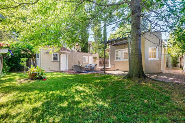 766 Nash Avenue, Menlo Park CA: https://media.crmls.org/mediaz/28ea41ed-ab07-4e09-9193-19fabda9bb1d.jpg