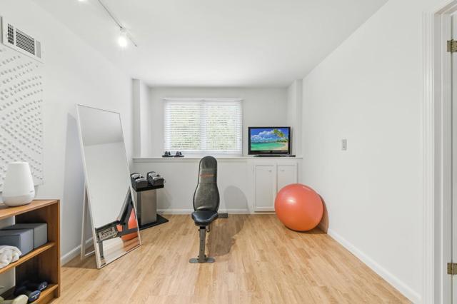 2530 Skyfarm Drive, Hillsborough CA: https://media.crmls.org/mediaz/28eaa527-7c90-4474-9e1a-72d1e7f2e905.jpg