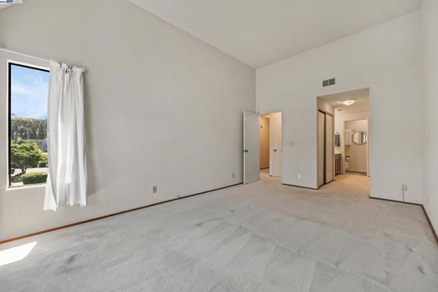 3754 N Stoneglen, Richmond CA: https://media.crmls.org/mediaz/28eb044f-89b3-4c3f-85d8-81bfb9cae6dd.jpg