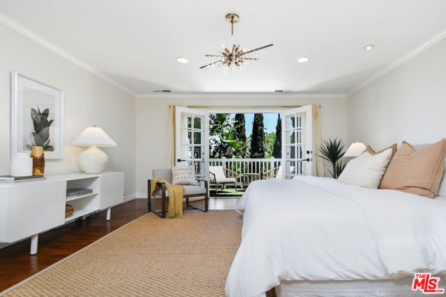 15474 Loom Place, Sherman Oaks CA: https://media.crmls.org/mediaz/28eb33ee-cde7-4a7f-bc52-abb85a4fa10e.jpg