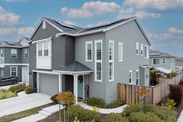 287 Skyview Drive, Marina CA: https://media.crmls.org/mediaz/28eb35af-801c-40ff-aca0-f1c63dca7b09.jpg