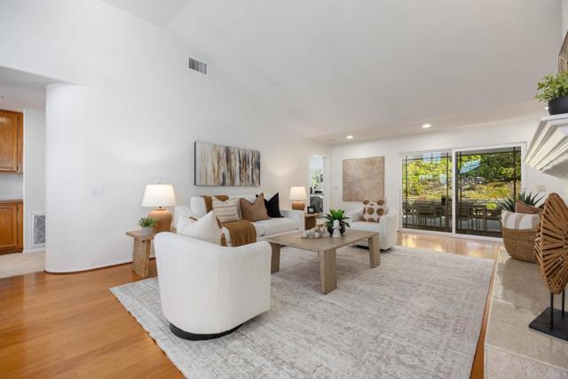 Detail Gallery Image 4 of 38 For 1911 La Subida Way, San Marcos,  CA 92078 - 3 Beds | 2 Baths