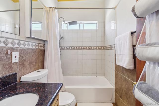 529 Olivewood Ter, San Diego CA: https://media.crmls.org/mediaz/28eb6f41-9ee2-4d3c-addb-c50fe7ecdbf0.jpg