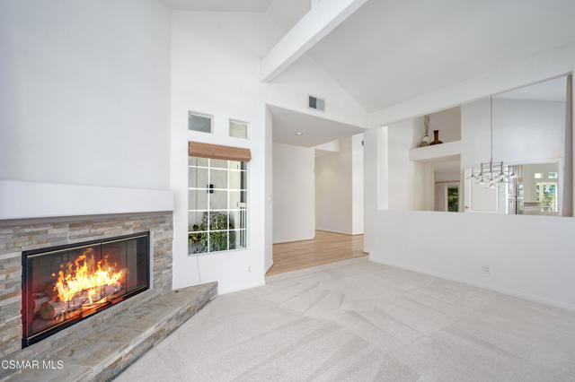 3695 Mapleknoll Place, Thousand Oaks CA: https://media.crmls.org/mediaz/28eb89f2-30f6-4b25-a346-ec630ca4b352.jpg