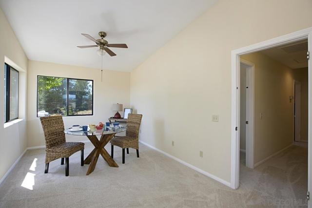 20119 Para Siempre Vista, Ramona CA: https://media.crmls.org/mediaz/28ed6619-919b-429e-8b66-292725a556fd.jpg