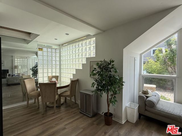39 Westminster Avenue, Venice CA: https://media.crmls.org/mediaz/28ee3add-f25b-43ee-b0cb-67e24f8df787.jpg