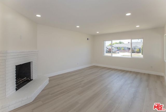 5838 S Chariton Ave, Los Angeles, CA 90056