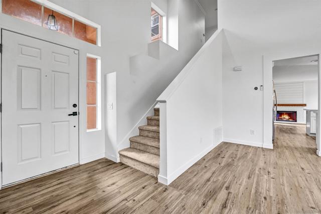 4871 Seascape Dr, Oceanside CA: https://media.crmls.org/mediaz/28ef529e-af83-484b-8ebe-be8dbfd55c6e.jpg