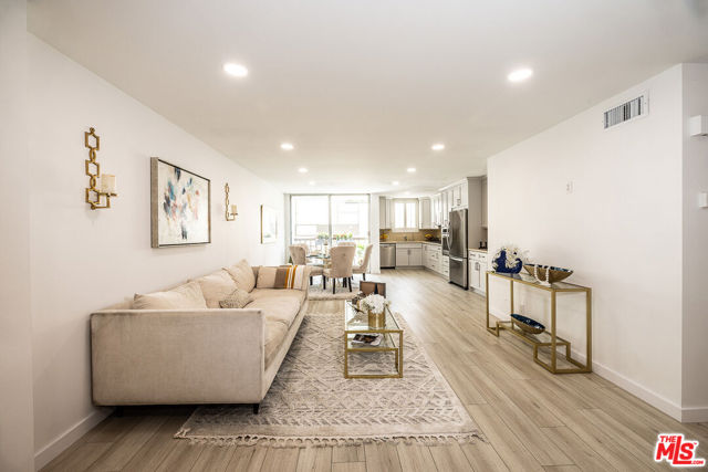 10751 Wilshire Boulevard, Los Angeles CA: https://media.crmls.org/mediaz/28ef6e17-41ab-4bf4-97a0-4e578e81f21c.jpg