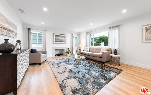 12034 Alberta Drive, Culver City CA: https://media.crmls.org/mediaz/28efc2e6-773b-442f-bc0a-a8de9cbba0e6.jpg
