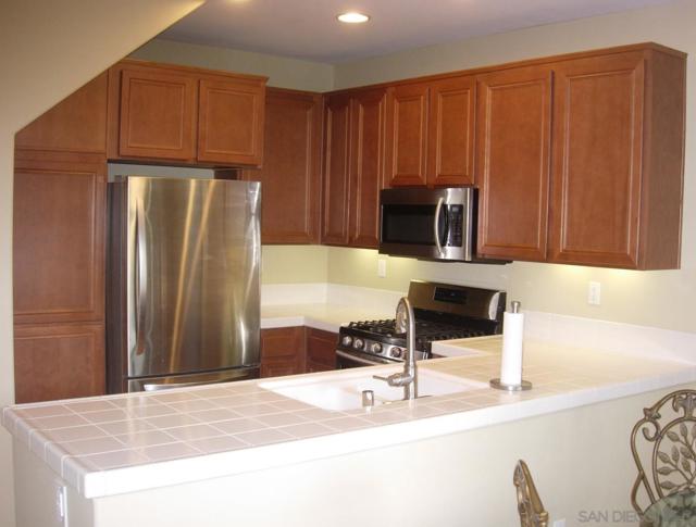 16935 Laurel Hill Lane, San Diego CA: https://media.crmls.org/mediaz/28eff2e7-ee76-429a-8179-4803aa73d5dc.jpg