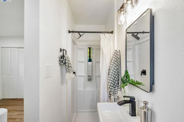1575 Via Lucas, San Lorenzo CA: https://media.crmls.org/mediaz/28f0a284-dd6f-4873-9b93-a82dad99567d.jpg
