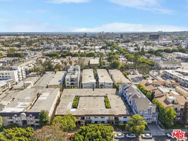 1323 S Carmelina Avenue, Los Angeles CA: https://media.crmls.org/mediaz/28f0bf5c-4cf7-45cc-982e-05bde6d32cb0.jpg