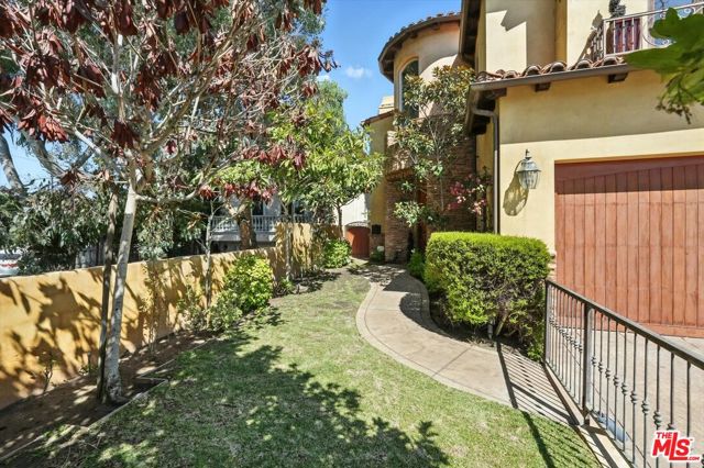 3200 Elm Avenue, Manhattan Beach, California 90266, 5 Bedrooms Bedrooms, ,4 BathroomsBathrooms,Residential,For Sale,Elm,25584821