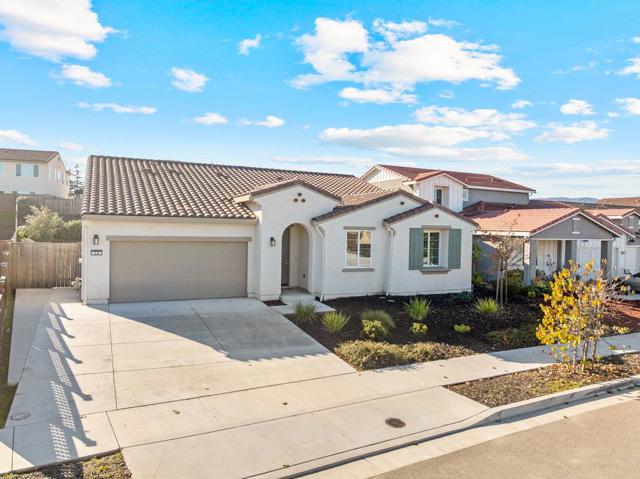 20 Hospital Road, Hollister CA: https://media.crmls.org/mediaz/28f1647f-2cb2-408a-800c-3eab634f44be.jpg