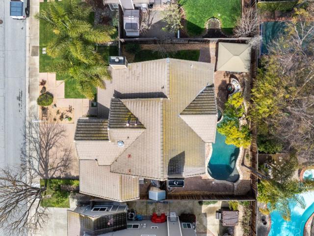 17440 Calle Mazatan, Morgan Hill CA: https://media.crmls.org/mediaz/28f16c40-bf42-4b64-ad46-7dc02ce1afae.jpg