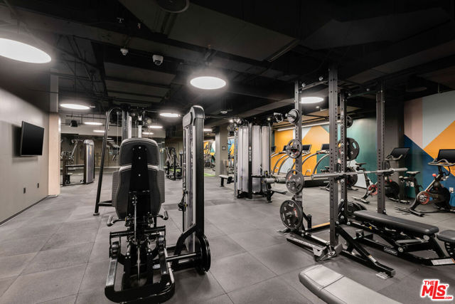 5670 Wilshire Boulevard, Los Angeles CA: https://media.crmls.org/mediaz/28f19bcb-b109-4947-845c-c77a72f65730.jpg