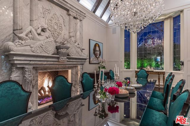 5076 Island Forest Place, Westlake Village CA: https://media.crmls.org/mediaz/28f1a861-f3de-40fa-9965-d1d080608475.jpg