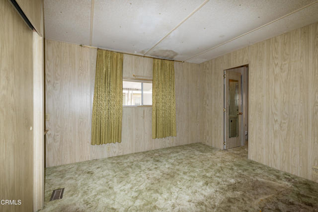 1264 Tree Lane, Oxnard CA: https://media.crmls.org/mediaz/28f1b520-3a72-4049-b197-01f8b6839ef2.jpg
