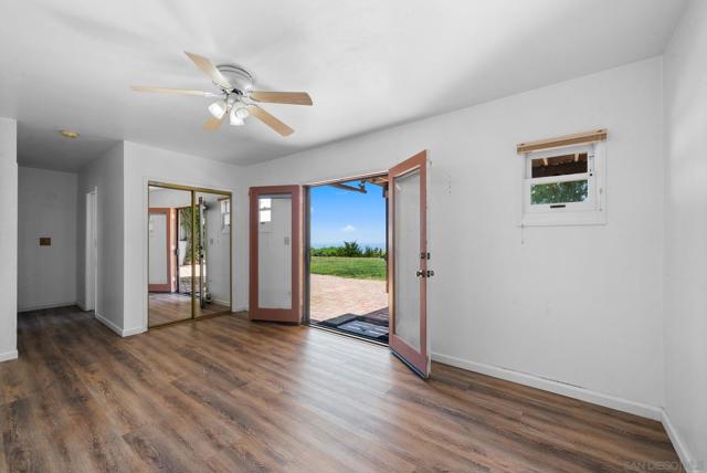 7330 Brodiaea Way, La Jolla CA: https://media.crmls.org/mediaz/28f204c9-3567-4458-93ee-7ffbf9dec4d4.jpg