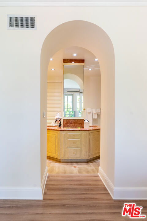 12555 The Vista, Los Angeles CA: https://media.crmls.org/mediaz/28f22422-9a16-410c-b229-0c5f04221cab.jpg