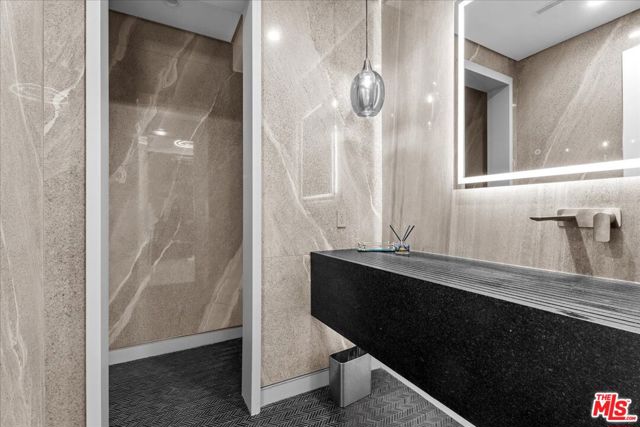 2284 Hercules Drive, Los Angeles CA: https://media.crmls.org/mediaz/28f287b3-0f41-40db-85d3-6bdcafabc460.jpg